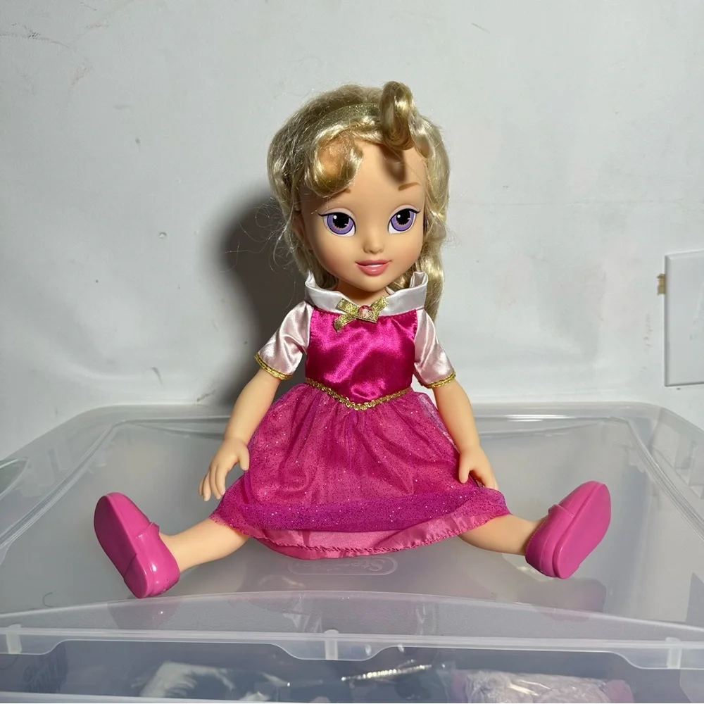 Disney Princess‎ Aurora Toddler Doll Pink Dress Purple Eyes Blonde Hair 16 inch